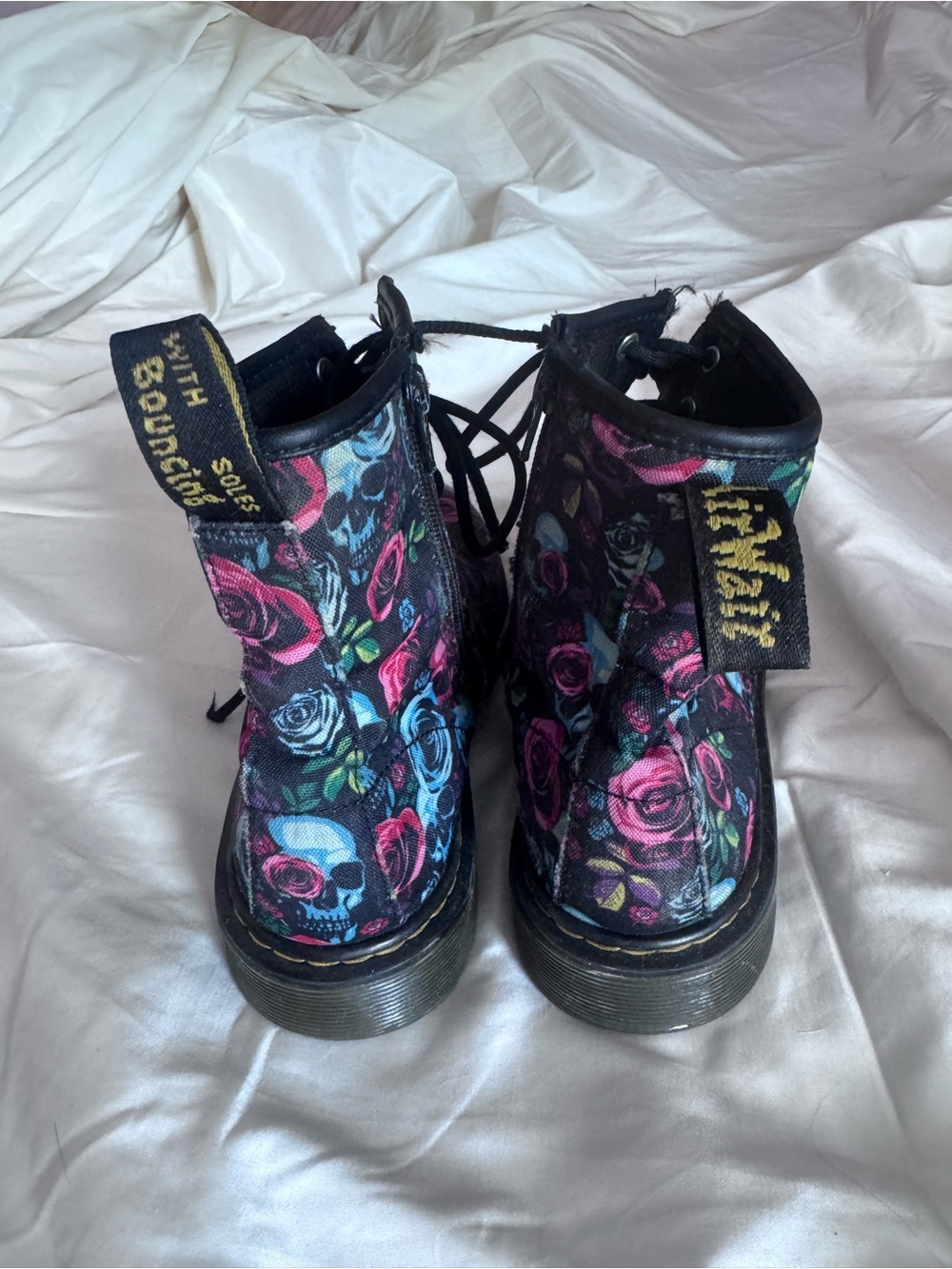 SOLD Dr Martens (Doc Martens) Rose skulls Lace-Up with side Zip Combat Boots - Picture 4 of 7